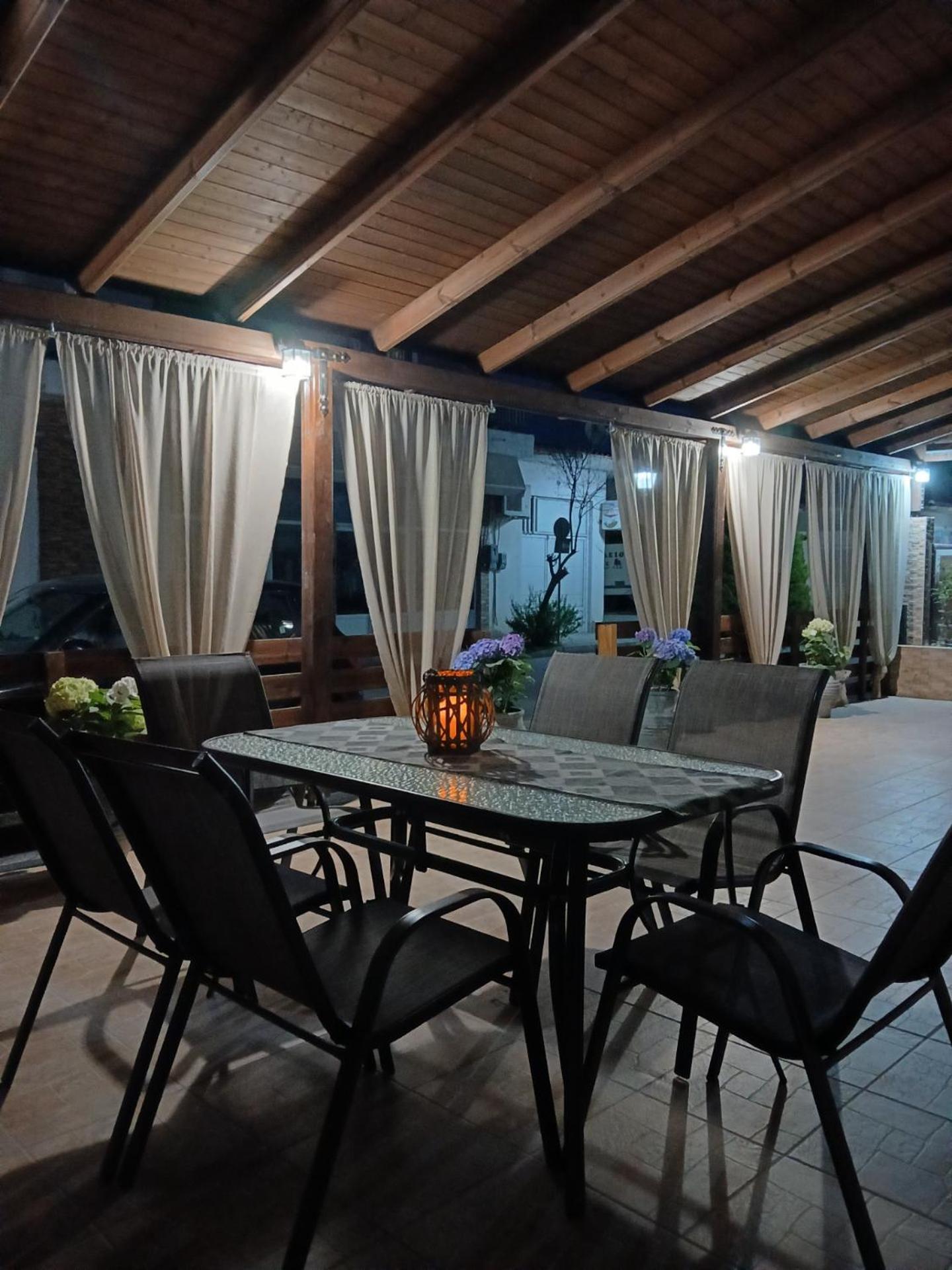 Golden Living Apartment Hriszúpoli Kültér fotó